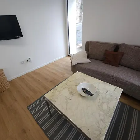 Schoene Gartenwohnung, Modern, W-lan Apartment *