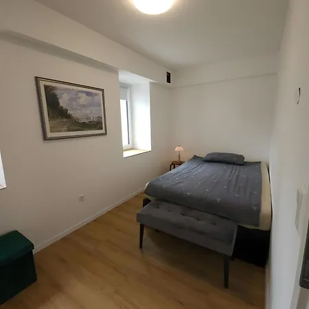 Schoene Gartenwohnung, Modern, W-lan Apartment *