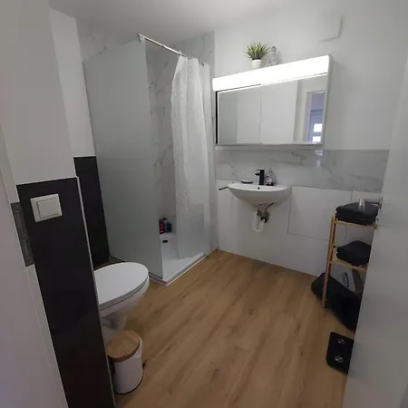 Apartment Schoene Gartenwohnung, Modern, W-lan