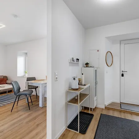 Schoene Gartenwohnung, Modern, W-lan