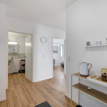 Schoene Gartenwohnung, Modern, W-lan Апартаменты Альбштадт