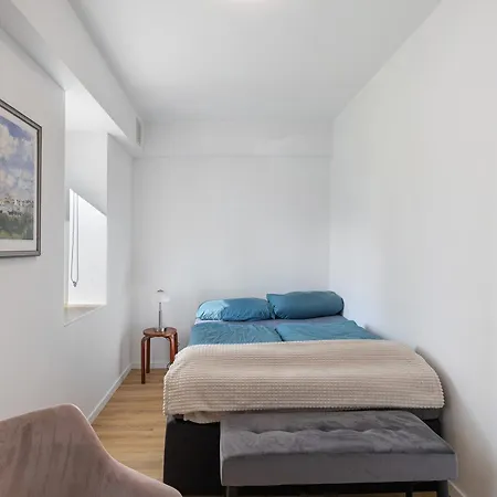 Schoene Gartenwohnung, Modern, W-lan *
